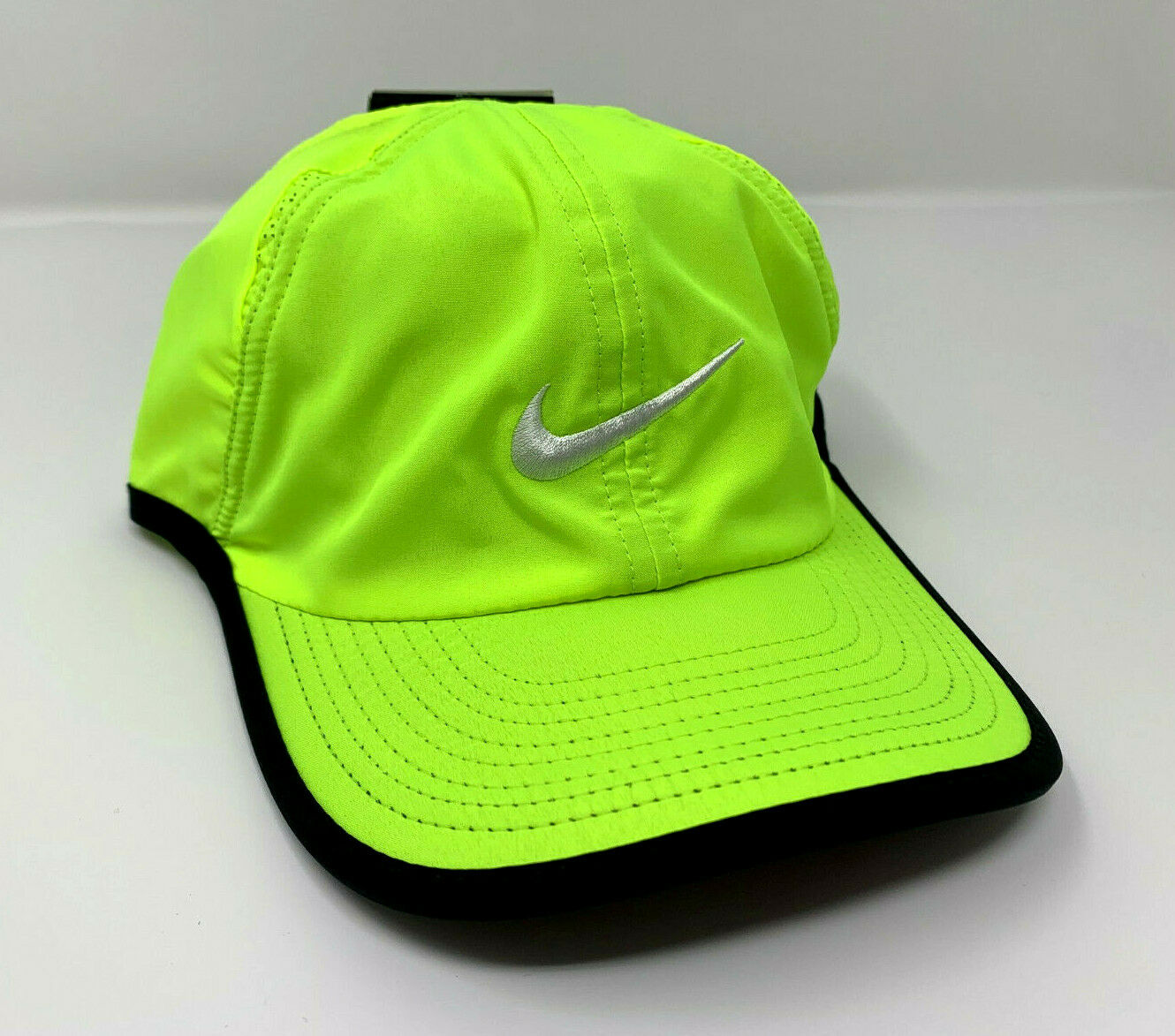 nike featherlight hat volt